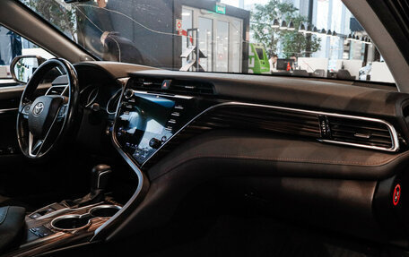 Toyota Camry, 2019 год, 2 990 000 рублей, 7 фотография