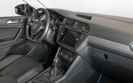 Volkswagen Tiguan II, 2020 год, 2 638 000 рублей, 7 фотография