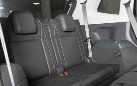 Volkswagen Tiguan II, 2020 год, 2 638 000 рублей, 9 фотография