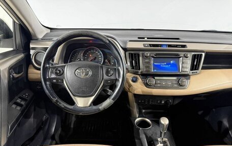 Toyota RAV4, 2014 год, 1 999 000 рублей, 14 фотография