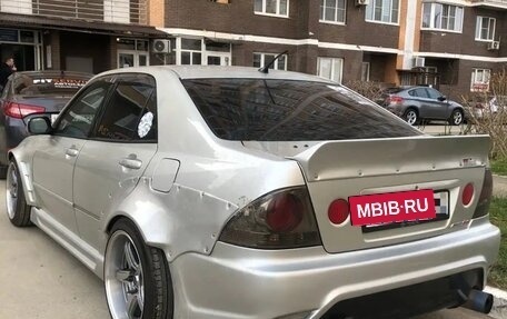 Toyota Altezza, 2002 год, 700 000 рублей, 5 фотография