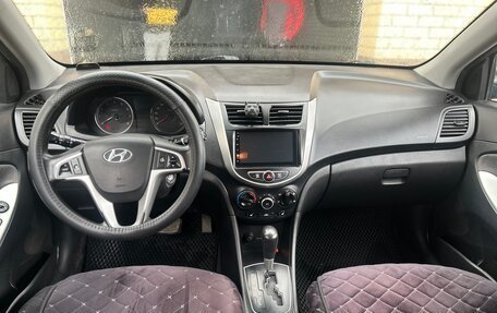 Hyundai Solaris II рестайлинг, 2011 год, 610 000 рублей, 2 фотография