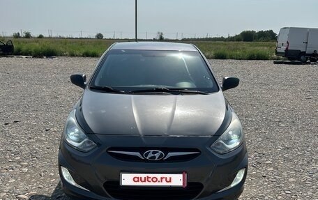Hyundai Solaris II рестайлинг, 2012 год, 800 000 рублей, 1 фотография
