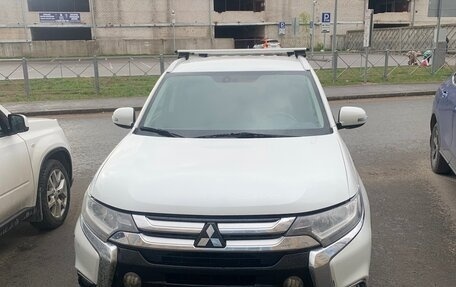 Mitsubishi Outlander III рестайлинг 3, 2015 год, 1 850 000 рублей, 3 фотография