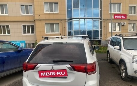 Mitsubishi Outlander III рестайлинг 3, 2015 год, 1 850 000 рублей, 4 фотография