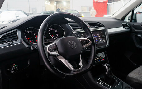 Volkswagen Tiguan II, 2021 год, 2 480 000 рублей, 21 фотография