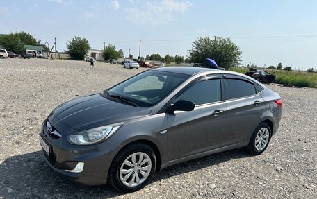 Hyundai Solaris II рестайлинг, 2012 год, 800 000 рублей, 2 фотография
