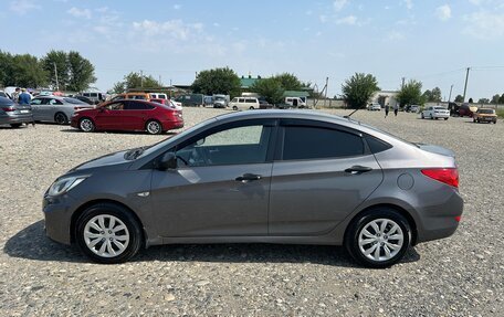 Hyundai Solaris II рестайлинг, 2012 год, 800 000 рублей, 3 фотография