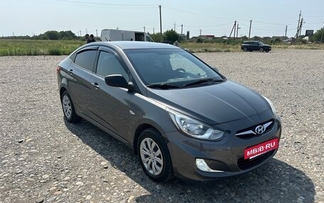 Hyundai Solaris II рестайлинг, 2012 год, 800 000 рублей, 8 фотография