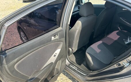 Hyundai Solaris II рестайлинг, 2012 год, 800 000 рублей, 12 фотография