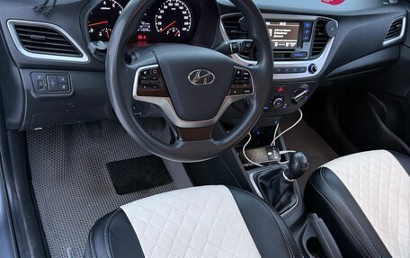 Hyundai Solaris II рестайлинг, 2018 год, 1 250 000 рублей, 12 фотография