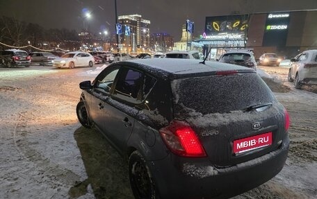 KIA cee'd I рестайлинг, 2011 год, 700 000 рублей, 4 фотография