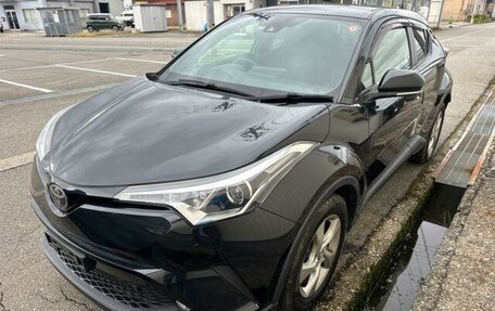 Toyota C-HR I рестайлинг, 2017 год, 1 750 000 рублей, 7 фотография