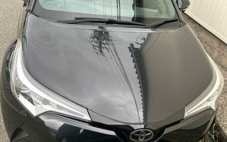 Toyota C-HR I рестайлинг, 2017 год, 1 750 000 рублей, 11 фотография