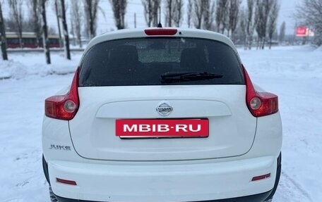 Nissan Juke II, 2011 год, 810 000 рублей, 11 фотография