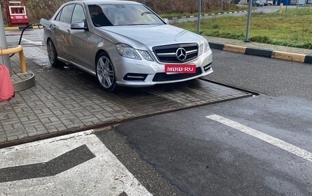 Mercedes-Benz E-Класс, 2011 год, 1 050 000 рублей, 1 фотография