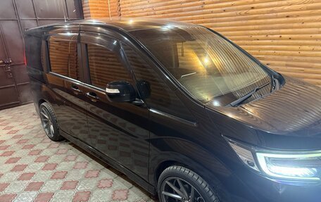 Honda Stepwgn IV, 2020 год, 2 400 000 рублей, 4 фотография