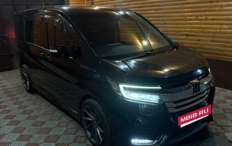 Honda Stepwgn IV, 2020 год, 2 400 000 рублей, 3 фотография