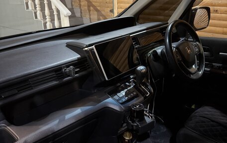 Honda Stepwgn IV, 2020 год, 2 400 000 рублей, 8 фотография