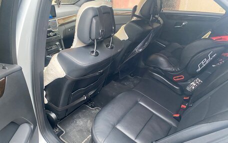 Mercedes-Benz E-Класс, 2011 год, 1 050 000 рублей, 5 фотография