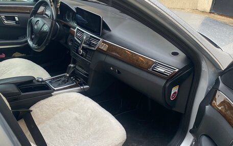 Mercedes-Benz E-Класс, 2011 год, 1 050 000 рублей, 4 фотография