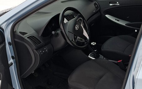 Hyundai Solaris II рестайлинг, 2013 год, 620 000 рублей, 10 фотография