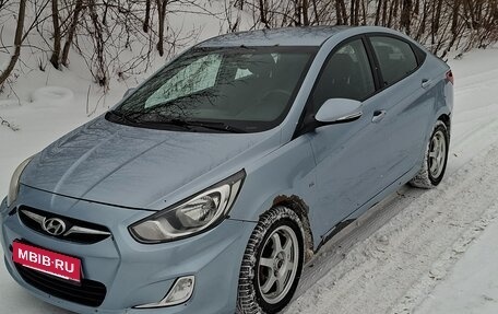 Hyundai Solaris II рестайлинг, 2013 год, 620 000 рублей, 2 фотография