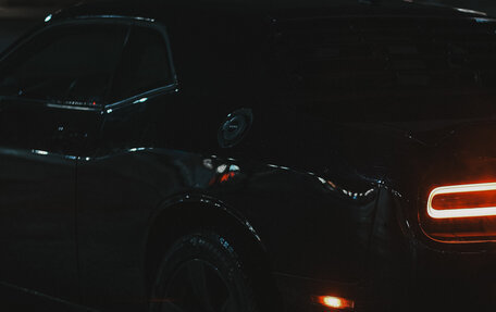 Dodge Challenger III рестайлинг 2, 2019 год, 2 900 000 рублей, 4 фотография