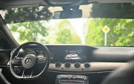 Mercedes-Benz E-Класс, 2016 год, 2 600 000 рублей, 6 фотография