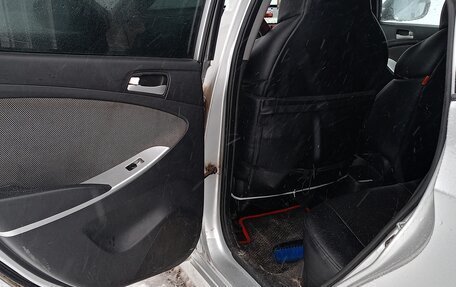 Hyundai Solaris II рестайлинг, 2011 год, 450 000 рублей, 2 фотография