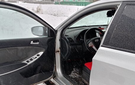 Hyundai Solaris II рестайлинг, 2011 год, 450 000 рублей, 4 фотография