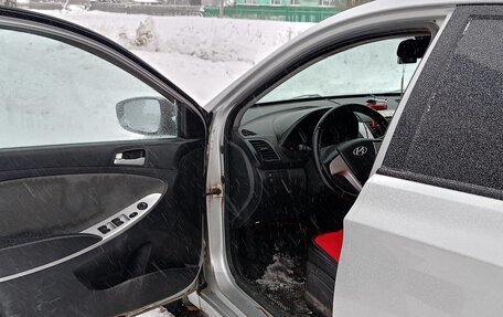 Hyundai Solaris II рестайлинг, 2011 год, 450 000 рублей, 3 фотография