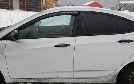 Hyundai Solaris II рестайлинг, 2011 год, 450 000 рублей, 8 фотография