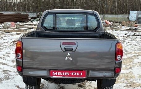 Mitsubishi L200 IV рестайлинг, 2013 год, 1 350 000 рублей, 6 фотография