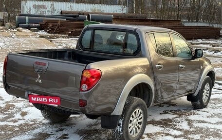 Mitsubishi L200 IV рестайлинг, 2013 год, 1 350 000 рублей, 5 фотография