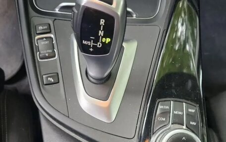 BMW 3 серия, 2018 год, 1 990 000 рублей, 3 фотография