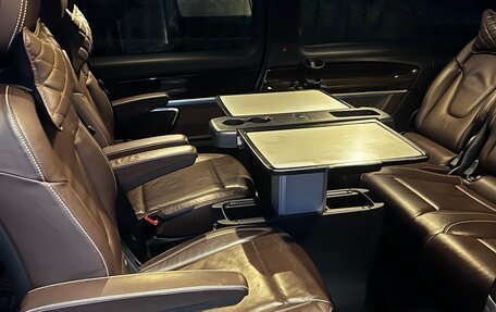 Mercedes-Benz V-Класс, 2017 год, 4 500 000 рублей, 4 фотография