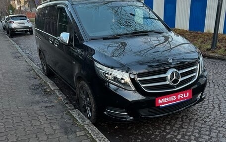 Mercedes-Benz V-Класс, 2017 год, 4 500 000 рублей, 20 фотография