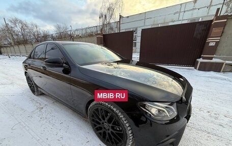 Mercedes-Benz E-Класс, 2020 год, 3 500 000 рублей, 2 фотография