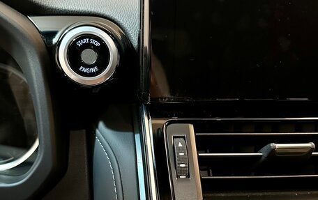 Toyota Land Cruiser, 2023 год, 12 800 000 рублей, 16 фотография