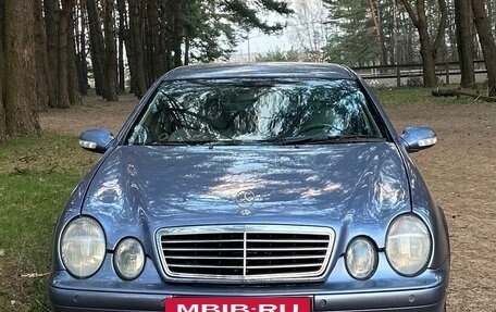 Mercedes-Benz CLK-Класс, 2000 год, 590 000 рублей, 4 фотография
