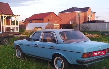 Mercedes-Benz W123, 1982 год, 640 000 рублей, 5 фотография