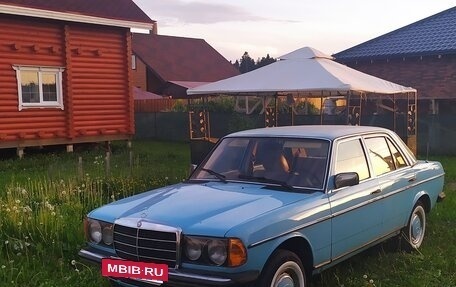 Mercedes-Benz W123, 1982 год, 640 000 рублей, 8 фотография