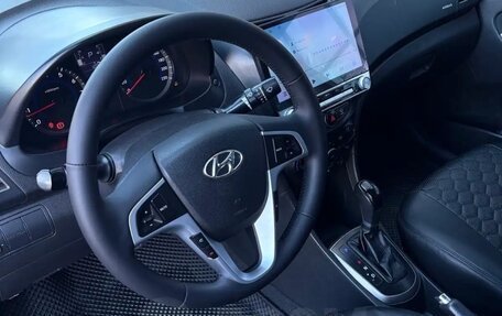 Hyundai Solaris II рестайлинг, 2015 год, 800 000 рублей, 11 фотография