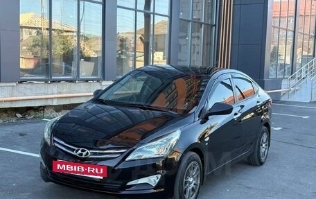 Hyundai Solaris II рестайлинг, 2015 год, 800 000 рублей, 4 фотография