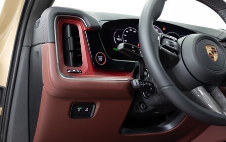 Porsche Cayenne III, 2025 год, 27 490 000 рублей, 15 фотография