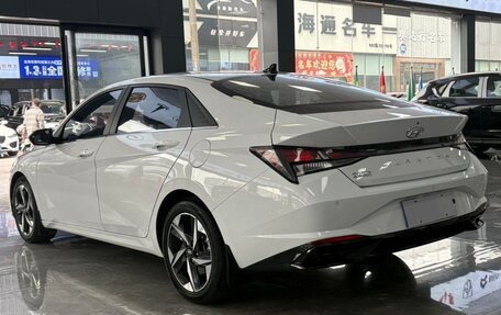 Hyundai Elantra, 2022 год, 1 690 000 рублей, 5 фотография