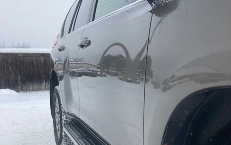 Toyota Land Cruiser Prado 150 рестайлинг 2, 2014 год, 2 850 000 рублей, 5 фотография