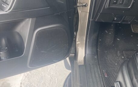 Toyota Land Cruiser Prado 150 рестайлинг 2, 2014 год, 2 850 000 рублей, 10 фотография