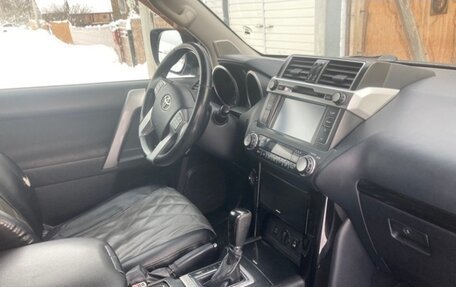 Toyota Land Cruiser Prado 150 рестайлинг 2, 2014 год, 2 850 000 рублей, 12 фотография